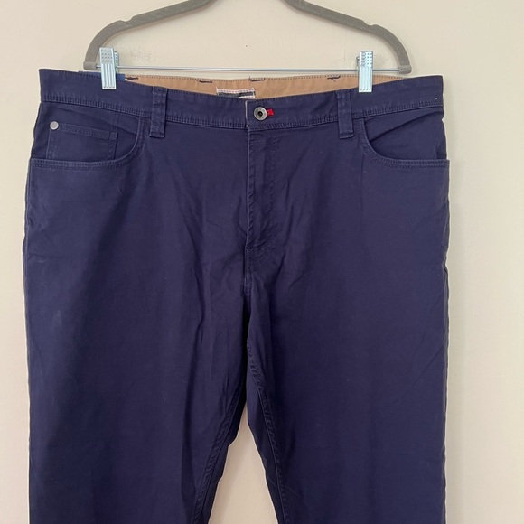 IZOD Mens Stretch Twill Pants Straight Fit  Weekender 5 Pocket Navy 38X30 Casual - Picture 3 of 16